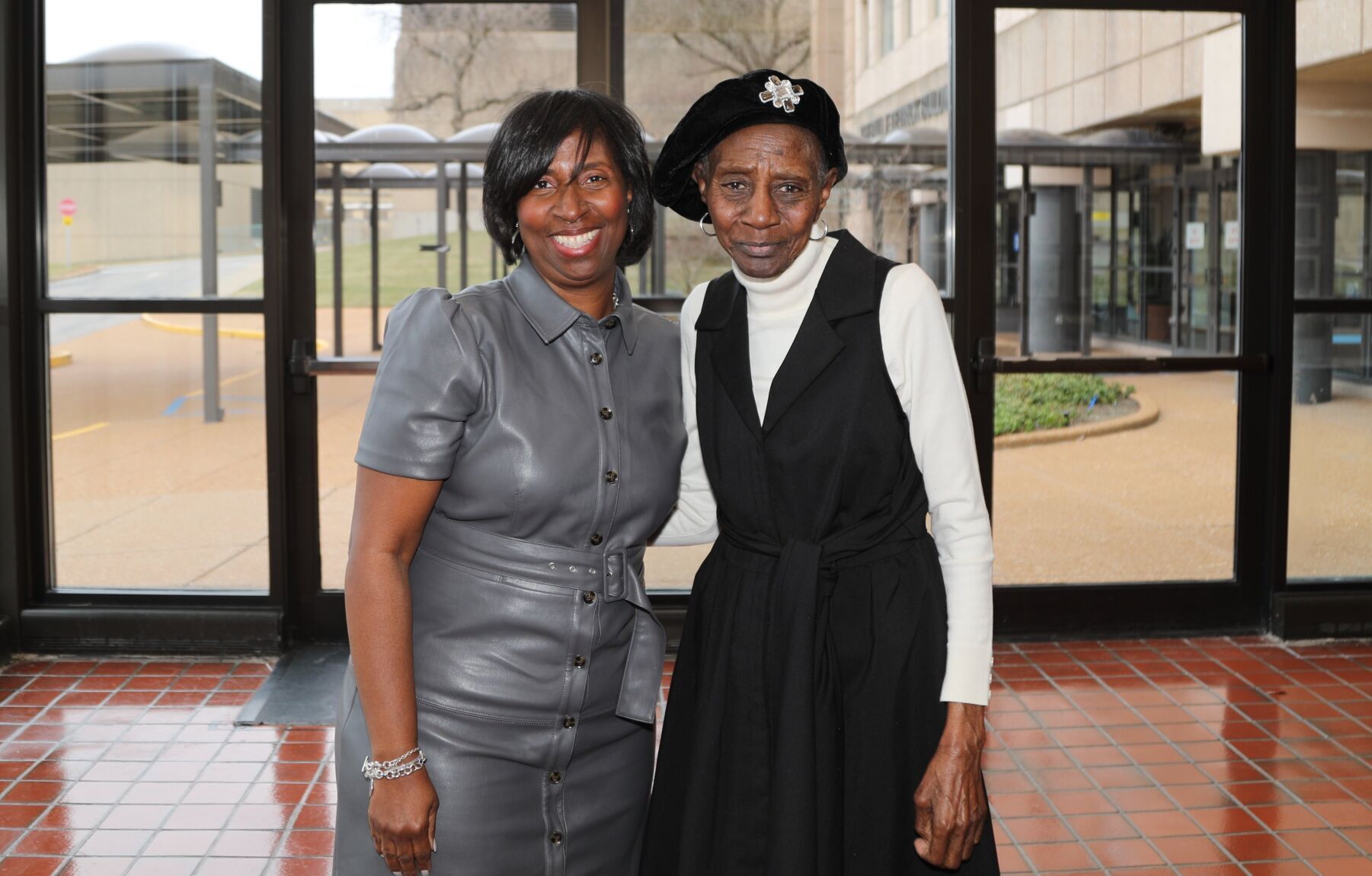Charlotte Hammond, Verna Martin